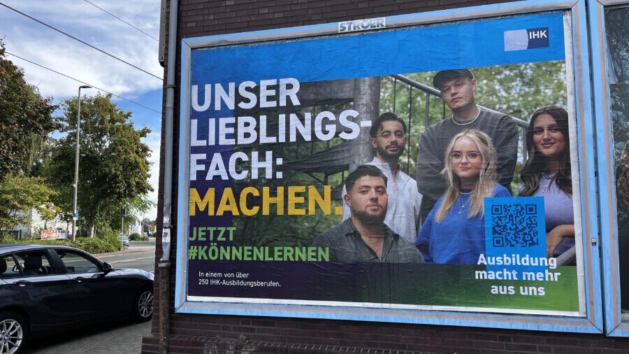 Großplakate wie diese gehören zur zweiten Runde der Ausbildungskampagne der IHK zu Dortmund, nachdem wieder viele tausend Ausbildungsplätze in allen Branchen unbesetzt blieben. (Foto: IHK zu Dortmund)