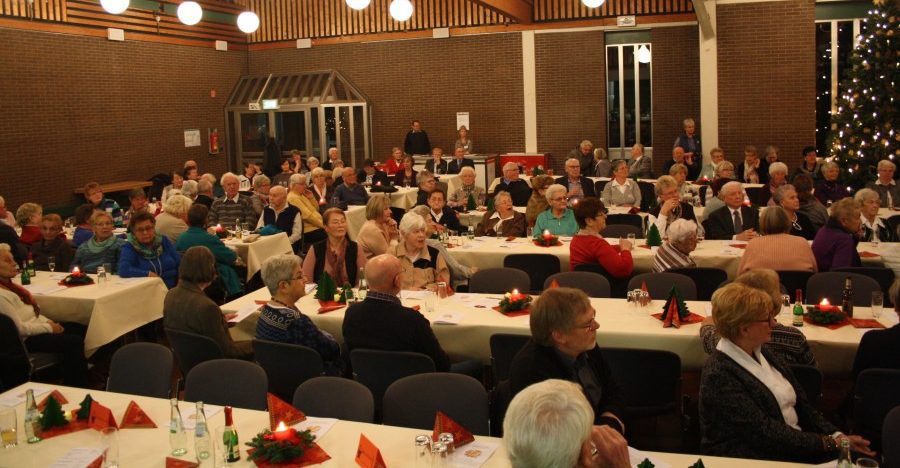 Auch die vorweihnachtliche Feier für Senioren am 4. Dezember wurde wieder abgesagt. Das Bid zeigt die letzte Weihnachtsfeier der Senioren im Forum. (Foto: P. Gräber - Emscherblog)