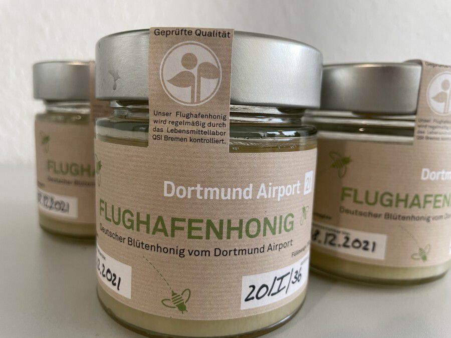 "Nebenprodukt" des Umweltmonitorings am Dortmund Airport: leckerer Flughafenhonig. (Foto: Dortmund Airport)