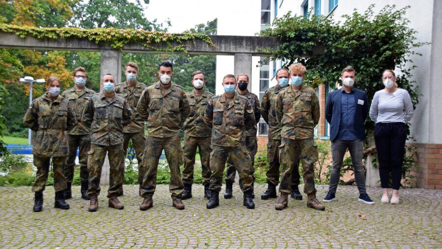 Das Team der Bundeswehr beim Dienstantritt im Gesundheitsamt. (Foto: Anita Lehrke – Kreis Unna)