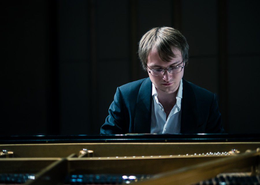 Gastiert in der kammermuskalischen Reihe des Kreises auf Haus Opherdicke: der talentierte Pianist Ilya Maximov (Foto: Konzertagentur)