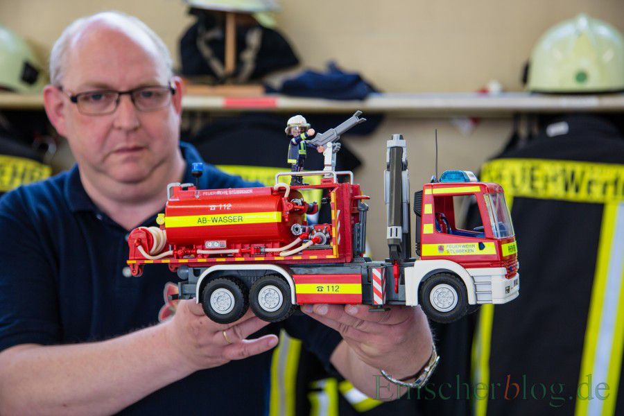 Da schlagen nicht nur Kinderherzen höher: Jörg Hansen wird seine umfangreiche Sammlung von Playmobil-Feuerwehrspielzeug beim Eröffnungsfest der Feuer- und Rettungswache Süd am kommenden Wochenende zeigen. (Foto: P. Gräber - Emscherblog.de)