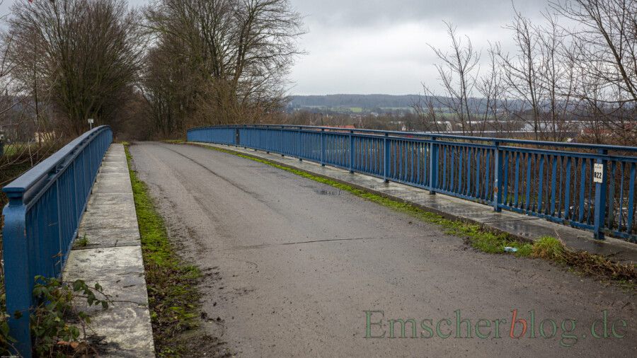 Die Brücke für den Wirtschaftsweg zwischen Rausinger Straße und Eco Port (Bild) wird nicht ersetzt. der Bund lehnt einen Ersatzbau ab, teilte der Bundestagsabgeordnete Oliver Kaczmarek heute mit. (Foto: P. Gräber - Emscherblog)