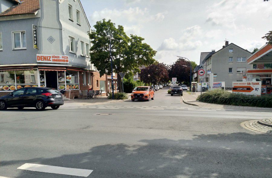 Die SPD schlägt vor, die Einfahrt in die Mozartstraße von der Nordstraße aus mit einem Verbot der Einfahrt-Schild zu sperren. (Foto: P. Gräber -Emscherblog)