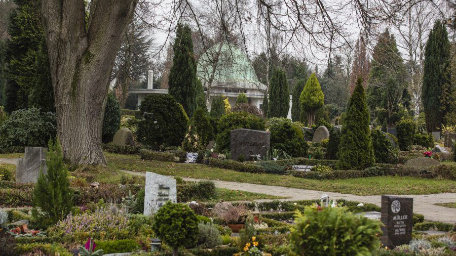 Am kommenden Mittwoch (16. Juni) wird die Standsicherheit der Grabmale auf dem kommunalen Friedhof überprüft. (Foto: P. Gräber - Emscherblog)