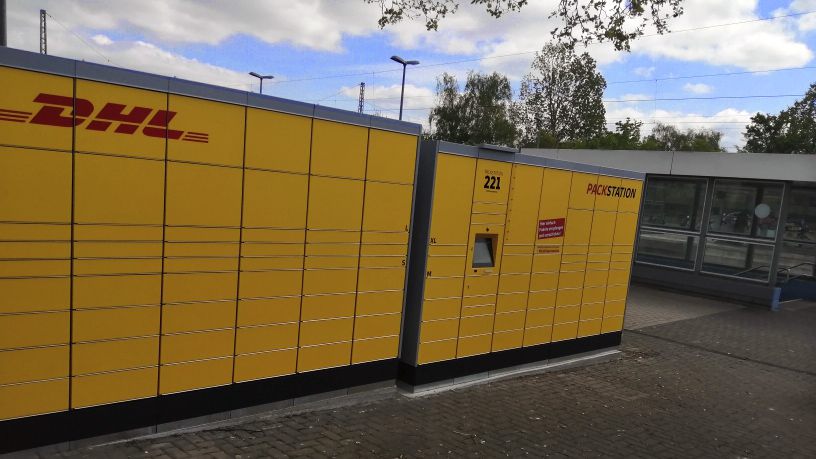 DHL hat eine neue Paketstation am Holzwickeder Bahnhof in Betrieb genommen,. Die Station ermöglicht bequemen Paketempfang und auch -versand. (Foto: privat)