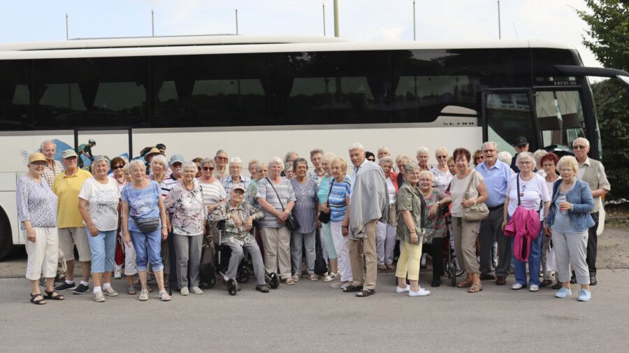 Der diesjährige Sommerausflug des Vereins "Seniorentreff" führte die Teilnehmer (Bild) nach Essen zum Baldeneysee. (Foto: privat)