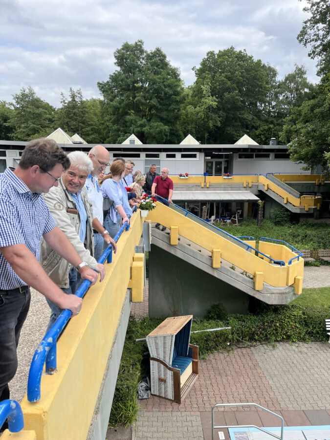 Die CDU fordert ein umfassendes Sanierungskonzept für das Bad: Auch die Betonbrücke in der Schönen Flöte ist stark sanierungsbedürftig. (Foto: privat)