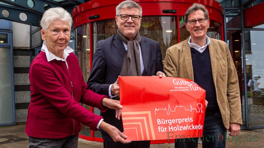 Die Beiratsmitglieder der Stiftung Gutes Tun bitten um weitere Vorschläge für den Bürgerpreis 2022, von li.: Ulla Voswinkel, Jochen Hake (Vorsitzender) und Rolf Unnerstall. (Foto: P. Gräber - Emscherblog)  