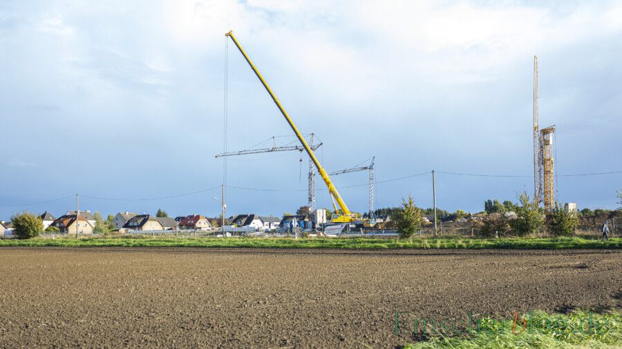 Auf dem Gelände der ehemaligen Emscherkaserne tut sich für alle sichtbar etwas: Die Hochbauarbeiten für den künftigen Wohnpark Emscherquelle haben begonnen. (Foto: P. Gräber - Emscherblog)