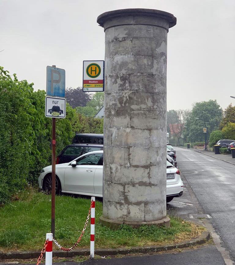 Auf solche "unschönen grauen Betonsäulen" zielt der FDP-Antrag. (Foto: FDP)