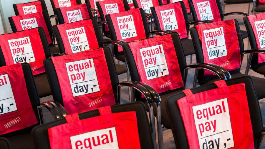 Der Equal Pay Day morgen will auf die immer noch bestehende Lohnlücke zwischen Männer und Frauen aufmerksam machen. (Foto: Inga Haar - equalpayday.de)