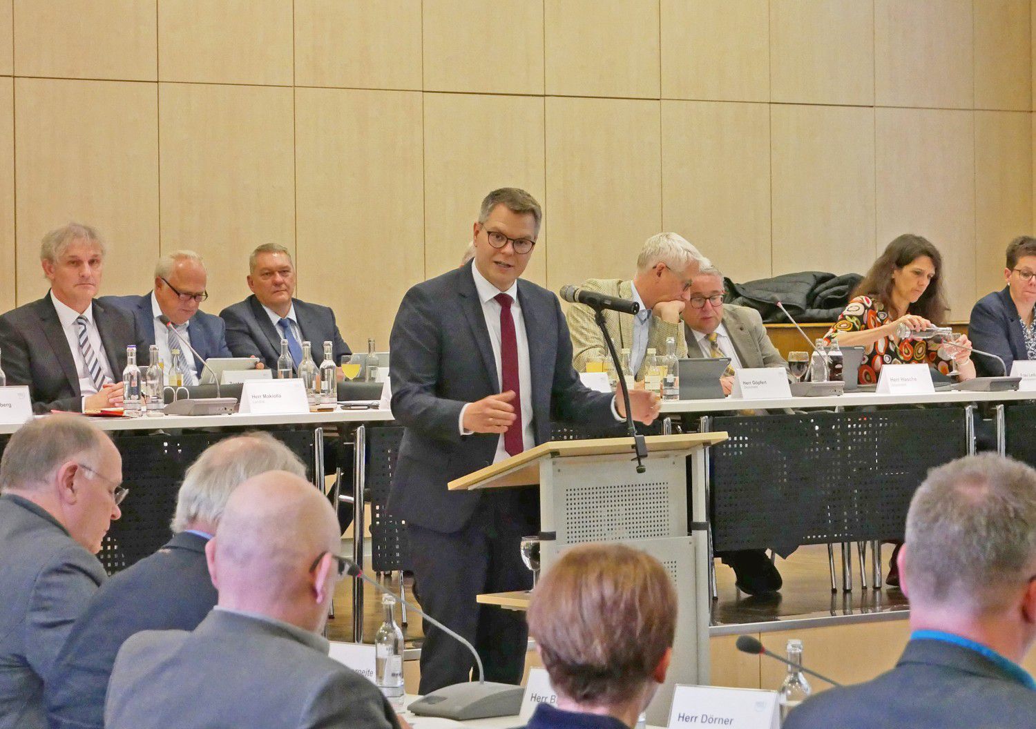 Kreisdirektor und Kämmerer Janke hat den Haushaltsplanentwurf für 2019 eingebracht. (Foto: Fabiana Regino – Kreis Unna)