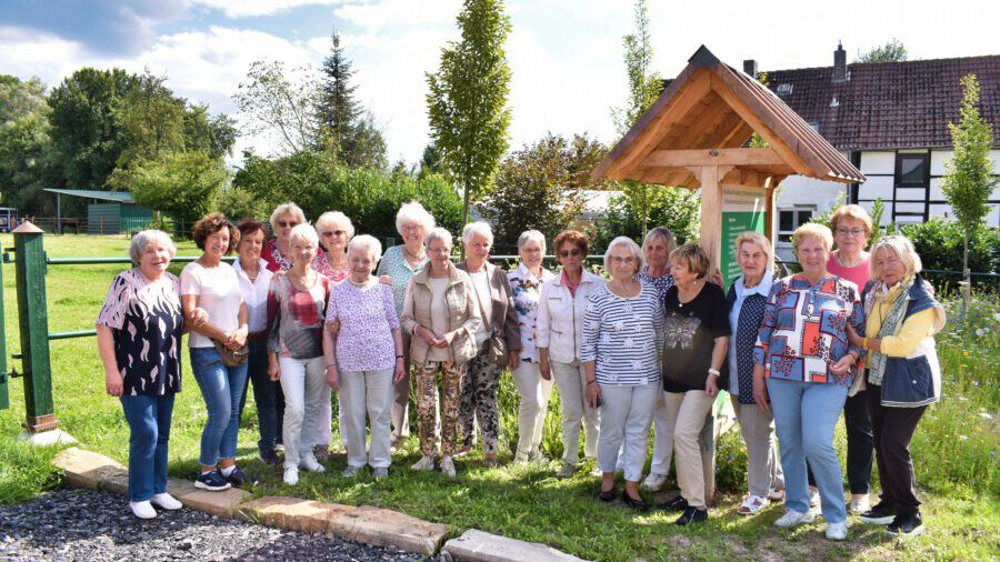 Die Frauen Union Holzwickede traf sich nach 17-monatiger Pause im Opherdicker Ostendorf wieder. (Foto: privat)