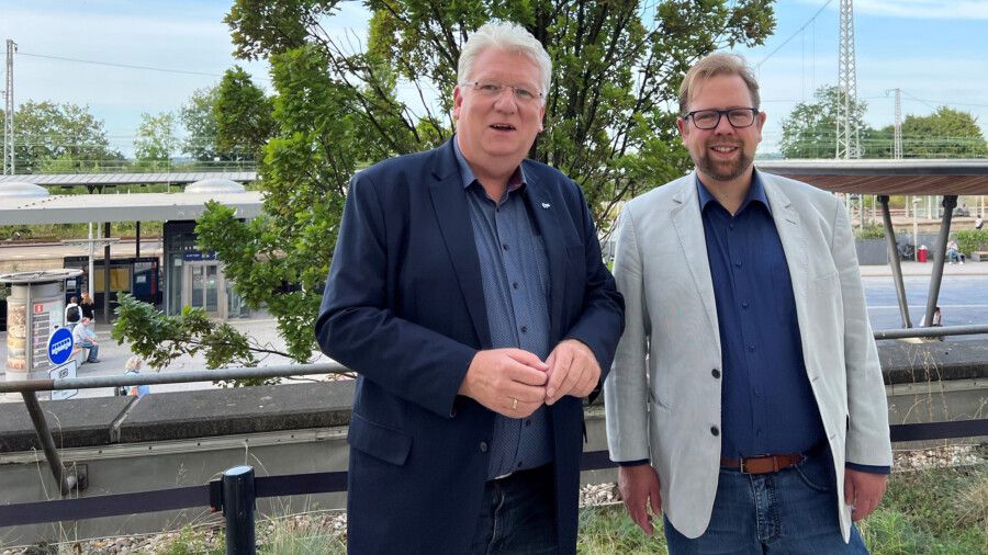 Hartmut Ganzke (li.) und Daniel Heidler fordern von Bund und Land Entlastung für die Kommunen. (Foto: SPD Kreis Unna)