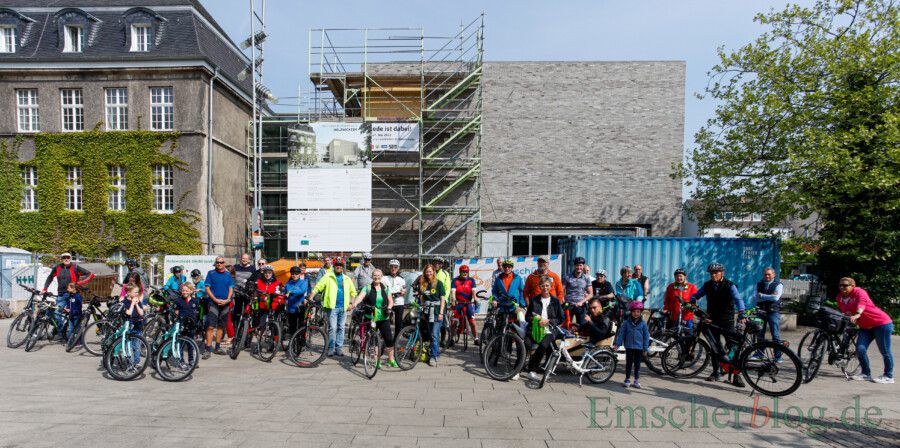 An der Stadtradeln-Kampagne im vorigen Jahr nahmen insgesamt 296 Radlerinnen und Radler teil: Das Foto zeigt den Start der Kampagne auf dem Marktplatz. (Foto: P. Gräber - Emscherblog)