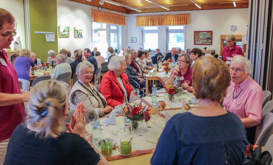 Das 17. Herbstfest des Trägervereins der Senioren-Begegnungsstätte am Samstag (14. Oktober) war sehr gut besucht. (Foto: privat)