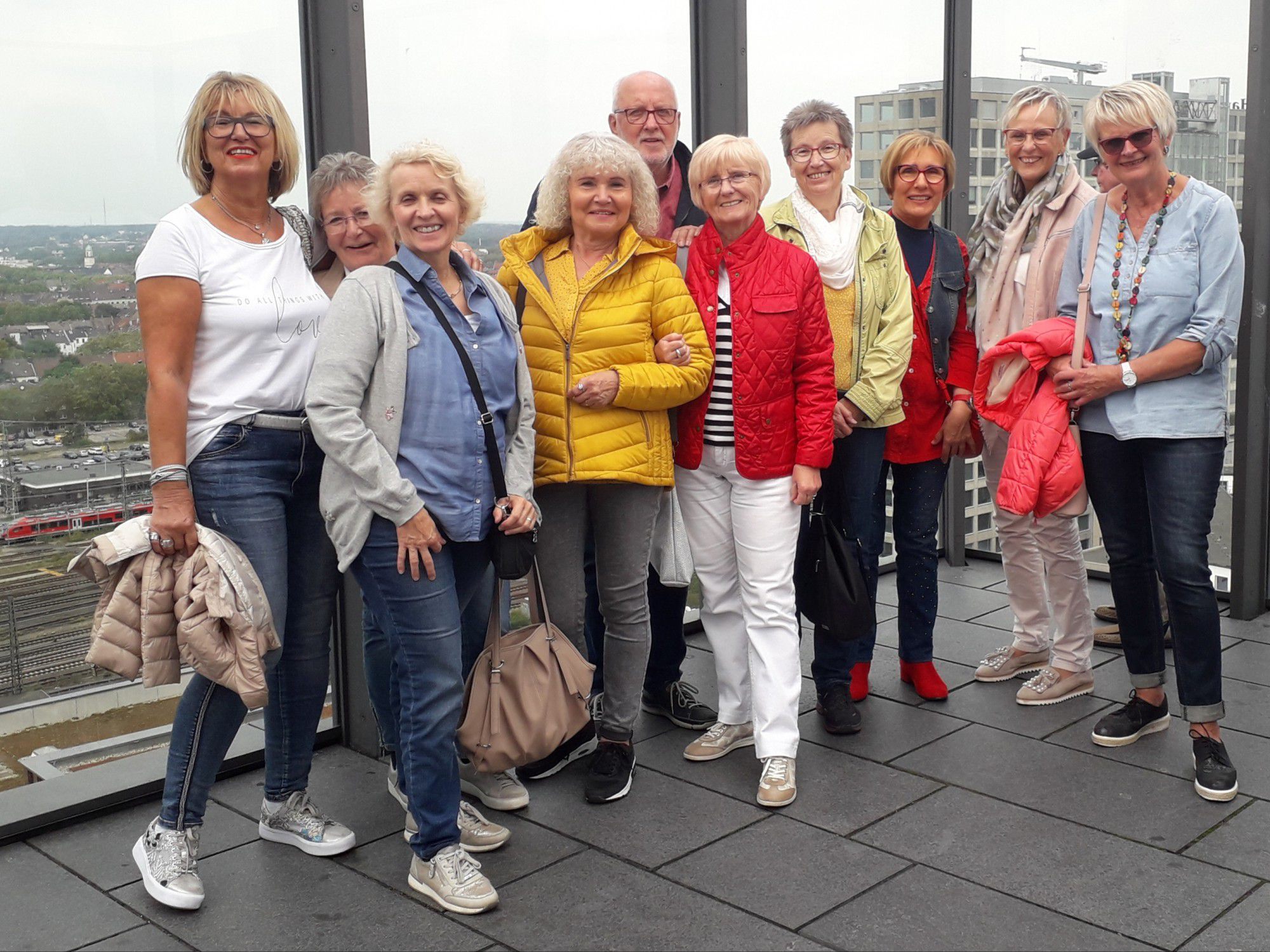 Gruppenfoto der Teilnehmer der HSC-Präventionsgruppe des HSC auf der Plattform des Dortmunder U. (Foto: privat)
