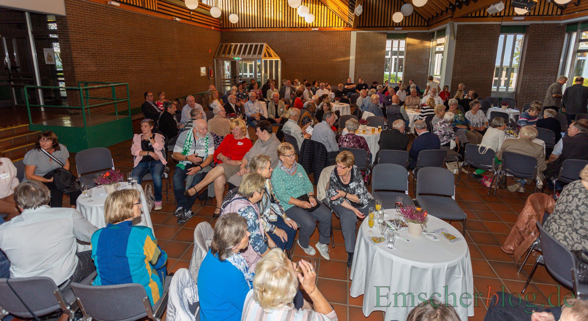 Etwa 170 ehrenamtlich Tätige waren zum zweiten Ehrenamtstag der Gemeinde ins Forum gekommen. (Foto: P. Gräber - Emscherblog.e)