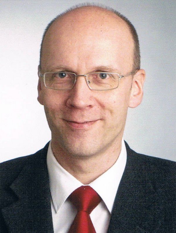 Dr. Karsten Scneider