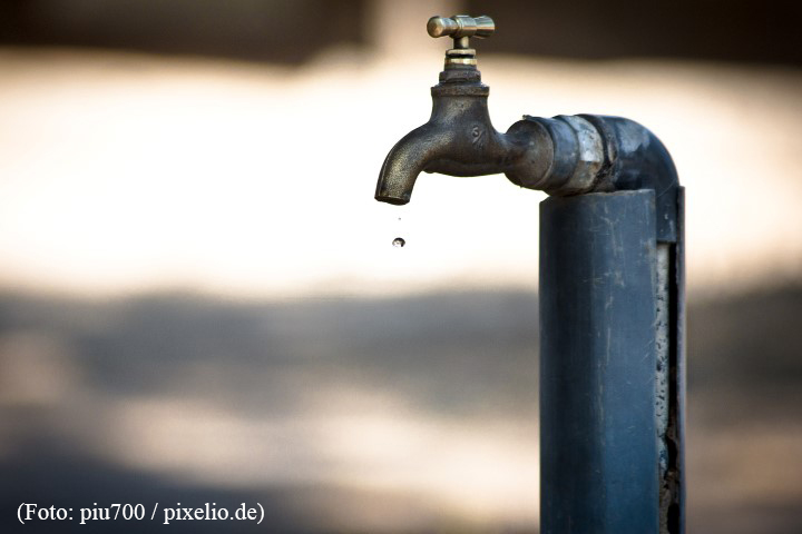 Mit rd. 31 000 m3   hat sich der Wasserverlust im Jahr 2017 im Versorgungsnetz der Gemeinde mehr als verdoppelt.  Hauptursache dafür sind, so die Wasserversorgung, marode Hausanschlüsse. (Foto: _piu700_pixelio.de)