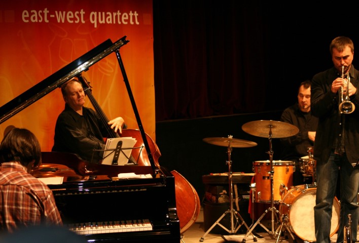 Das East West Quartett lädt zum Weihnachtskonzert mit Weltbürgern ein. (Foto: privat)