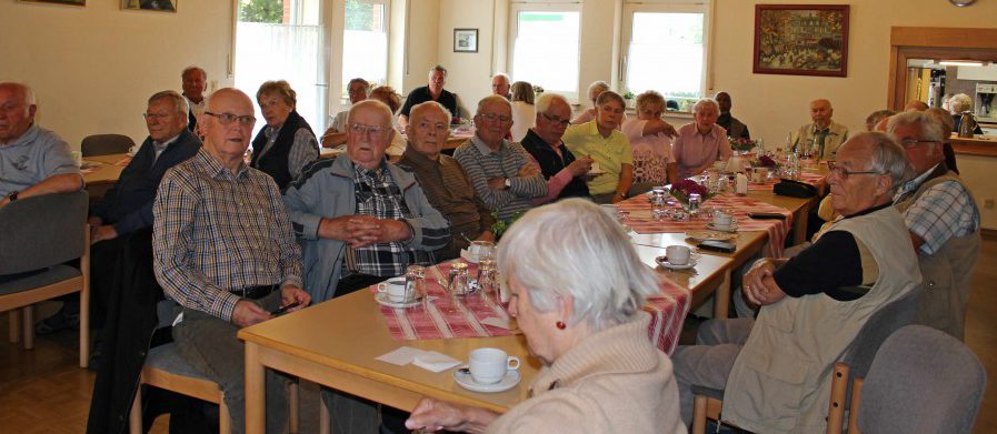 Das aktuelle  Stammtisch-Gespräch des Trägervereins der Senioren-Begegnungsstätte zum Thema "Bergbau im Ruhrgebiet" war gut besucht. Foto: privat)