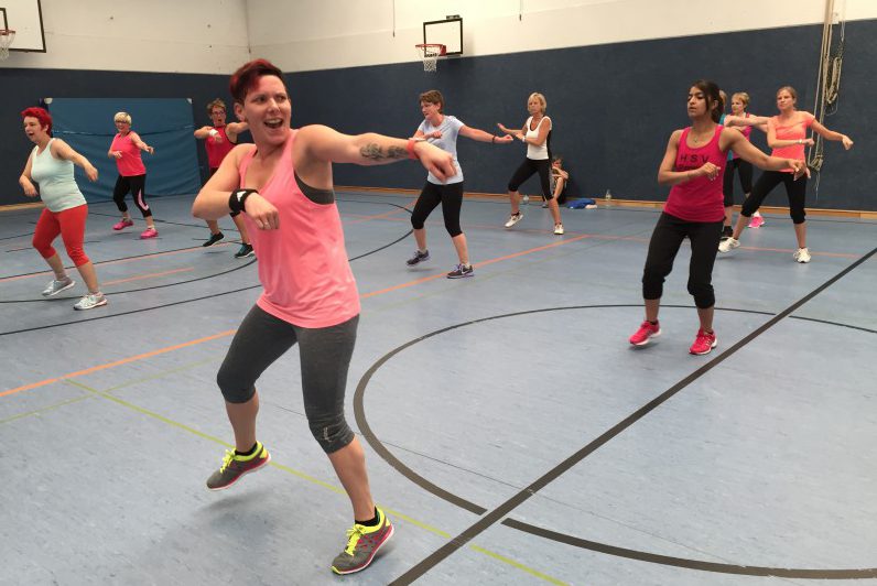 Bokwa, das neue Fitness–Dance–Workout aus den USA, bietet der HSC-Gedsundheitssport zum Einstieg als kostenlosen Feriensport an. (Foto: privat)