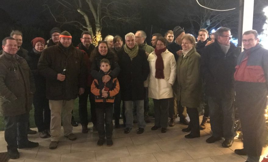 Die Teilnehmer des diesjährigen Adventsgrillens der CDU bei Familie Richwinn. (Foto: privat)