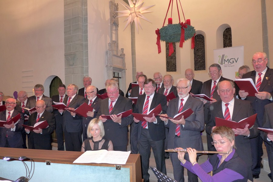 Der MGV Eintracht Hengsen bittet zum Weihnachtskonzert pur: gesungen nur von Männern, ohne Orchester oder Solisten. (Foto: privat)
