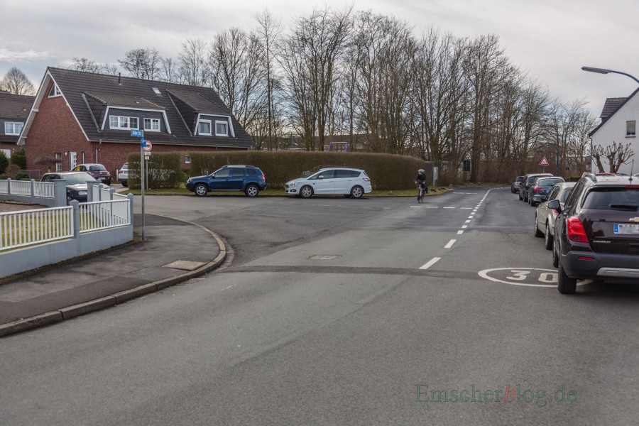 Auf einen Kreisverkehr  im Bereich Sölder Straße/Breiter Weg zugunsten einer Ampel an der Einmündung zur Hauptstraße zu verzichten, haben auch Bürger schon im Fachausschuss vorgeschlagen.  (Foto: P. Gräber - Emscherblog.de)