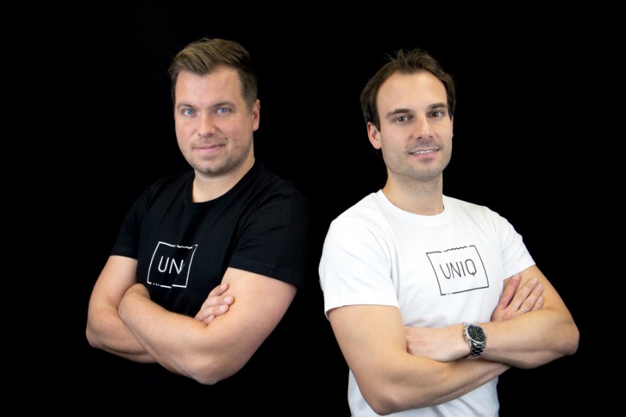 Nach sieben Jahren mit ihrem Unternehmen den Start-up-Schuhen entwachsen: die UNIQ-Gründer Daniel Marx (r.) und Daniel Krahn. (Foto: UNIQ GmbH)  
