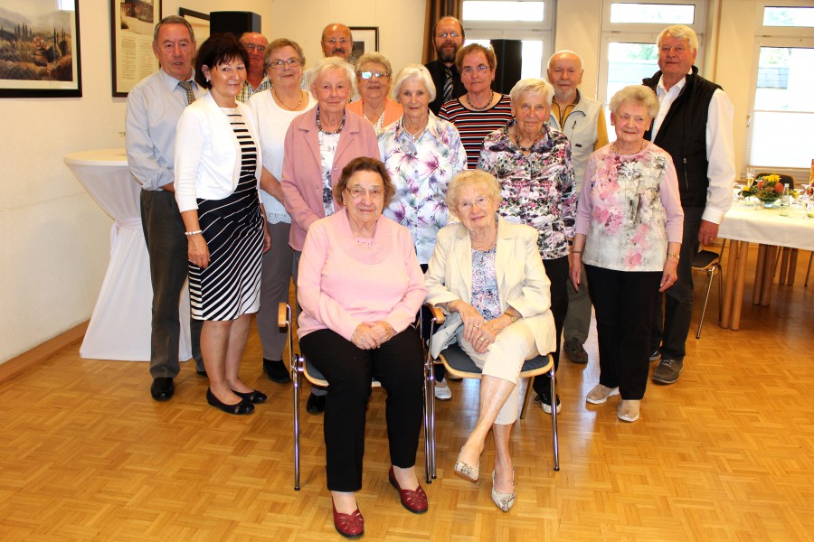 Die im Juli und August geborenen Mitglieder des Trägervereins  bei ihrer Geburtstagsnachfeier in der Senioren-Begegnungsstätte. (Foto: privat)