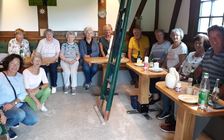 Die Mitglieder der Senioren Union trafen sich am Dienstag dieser Woche bei ihrem Vorsitzenden Manfred Bolle in der alten Backstube in Opherdicke. (Foto: privat)