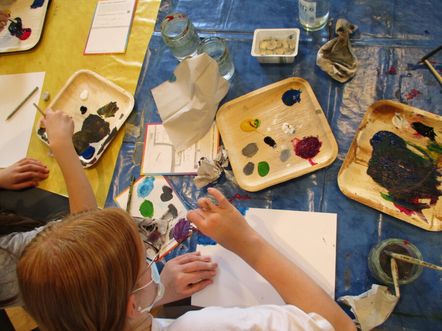 Kinder malen eigene Landschaften. (Foto: RuhrKunstMuseen)