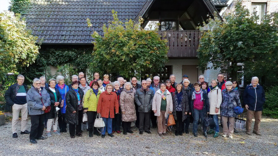 Die Gäste aus der französischen Partnerstadt Louviers bei ihrem ersten Besuch in Holzwickede nach zweijähriger Zwangspause, hier mit erinigen Gasteltern bei ihrem Ausflug am vergangenen Donnerstag zur Burg Vischering. (Foto: privat)