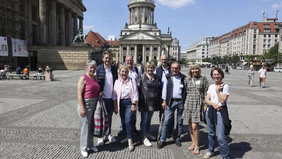 Die Reisegruppe aus Holzwickede besuchte über Pfingsten auf Einladung des CDU-Bundestagsabgeordneten Hubert Hüppe die Bundeshauptstadt. (Foto: Martin Gerling)