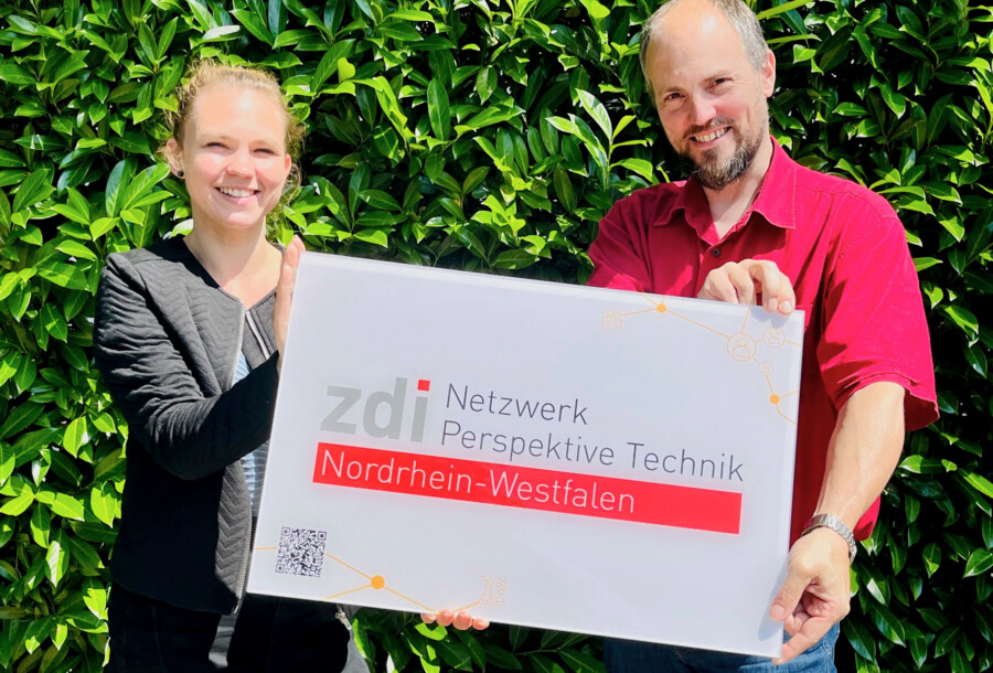 Matthias Müller und Maike Augustin vom zdi-Netzwerk Perspektive Technik freuen sich auf einen spannenden Tag.( Foto: WFG)
