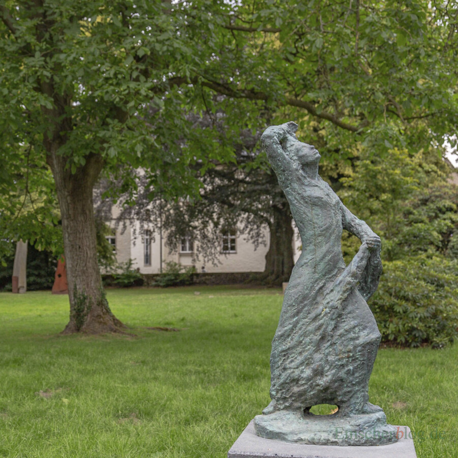 Puccinelli-Figur im Skulpturenpark am Haus Opherdicke. (Foto: P. Gräber -Emscherblog) 