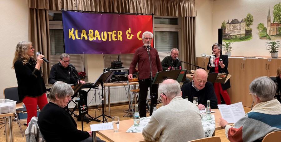 Die Band "Klabauter & Co." beim Mitsingkonzert am Sonntag in der Seniorenbegegnungsstätte. (Foto: Gemeinde Holzwickede)