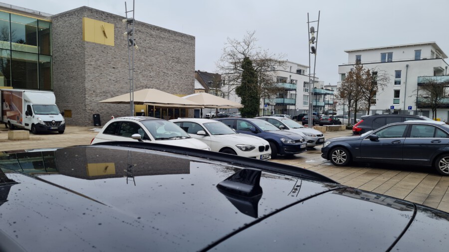 Der Verkehrsdausschuss hat heute die Reduzierung der Parkplätze auf dem Martktplatz und ein umfassendes Parkkonzepot für das Umfeld des Rat- und Bürgerhauses beschlossen. (Foto: P. Gräber - Emscherblog)  
