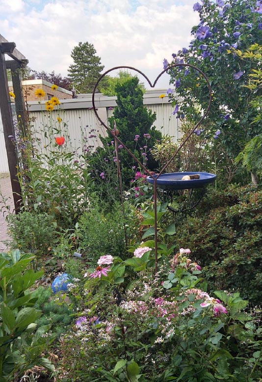 Doris Werth belegte mit ihrem Garten (Foto) beim Vorgarten-Wettbewerb der Gemeinde im vergangenen Jahr den ersten Platz und gewann 250 Euro. (Foto: Gemeinde Holzwickede)