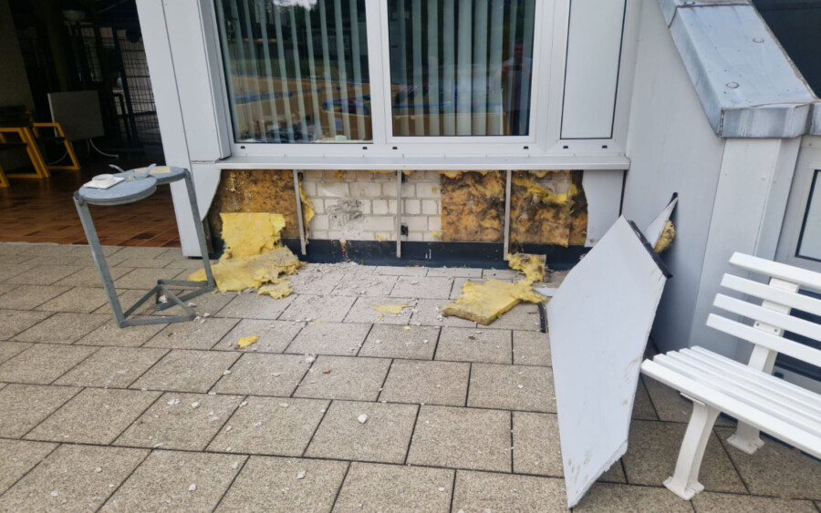 Auch im Außenbereich des Gebäudes in der Schönen Flöte richteten die Täter erheblichen Schaden an. (Foto: Gemeinde Holzwickede)